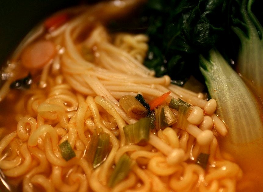 Paldo Hot & Spicy Noodle Soup