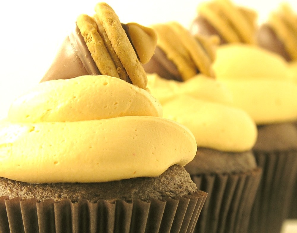 Recipe: Fall Acorn Cupcakes