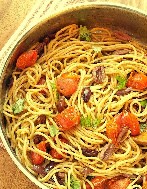 Spaghetti with Balsamic Roasted Cherry Tomatoes and Kalamata Olives